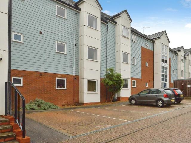 Flat for sale in Stratford Park, Milton Keynes