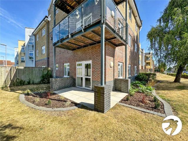 Flat for sale in Grove Park, Oad Street