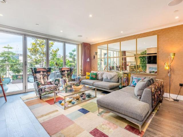 Flat for sale in Soho, Greater London