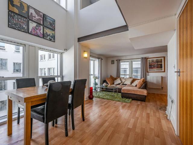 Flat for sale in Royal Arsenal Riverside, Greater London