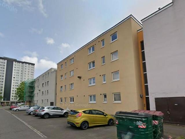 Flat for sale in Lochee, Scotland
