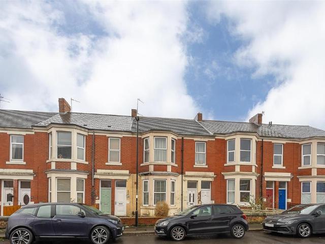 Flat for sale in Heaton, Tyne And Wear