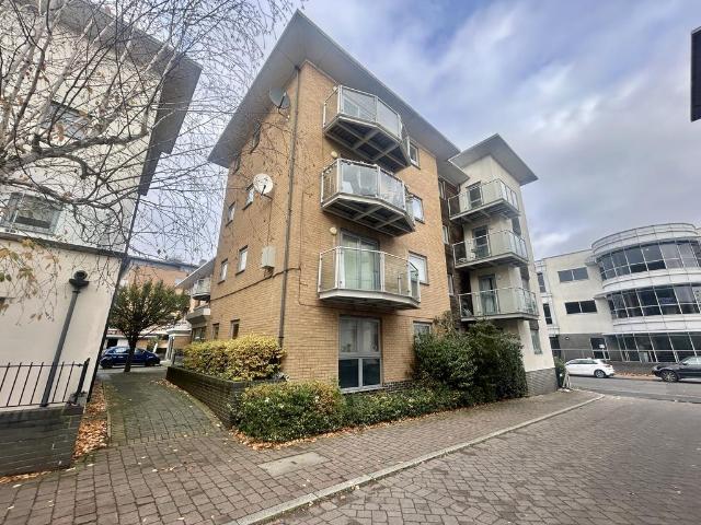 Flat for sale in Hythe, Fordham Heath