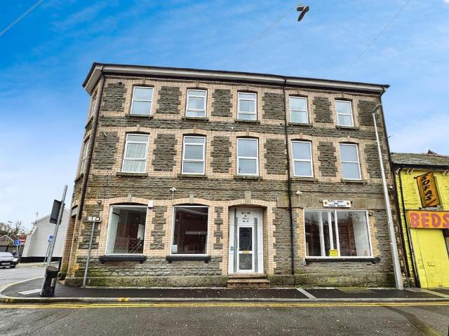 Flat for sale in Porth, Wales