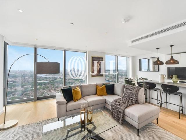 Flat for sale in Canary Wharf, Greater London