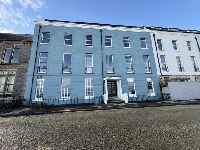 Flat for sale in Tenby, Wales