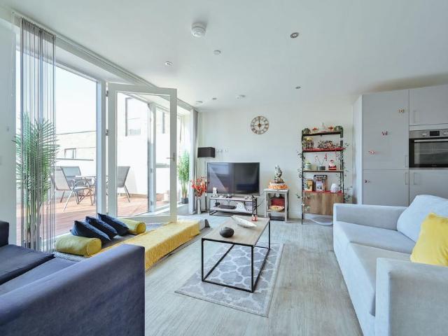 Flat for sale in South Harrow, Greater London