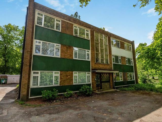 Flat for sale in Darlaston, West Midlands