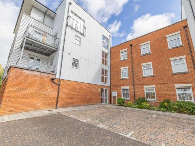 Flat for sale in Barracks, The Bridge