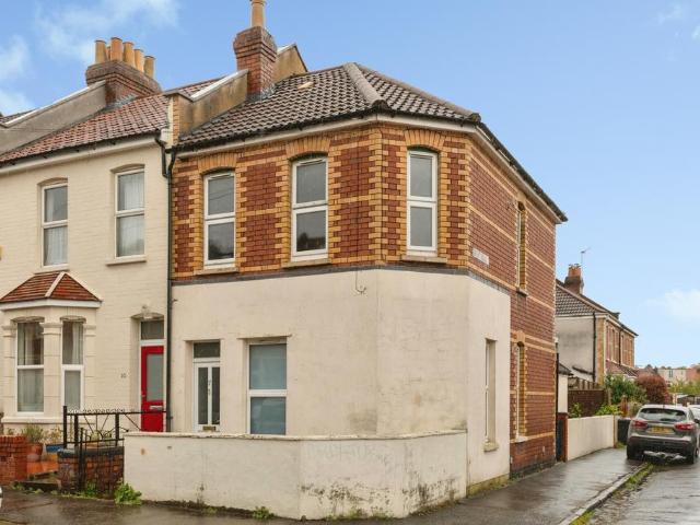Flat for sale in Feckenham, City Of Bristol