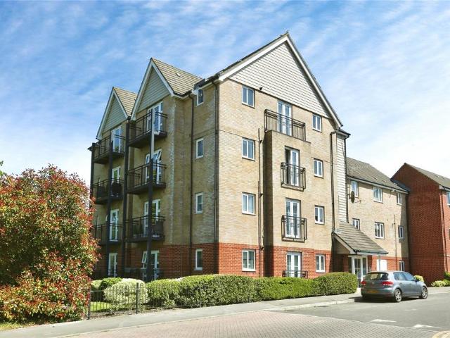 Flat for sale in Hedge End, Helford