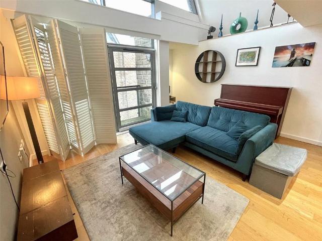 Flat for sale in Greaves, Bare