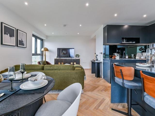 Flat for sale in Woodberry Down, Stamford Hill