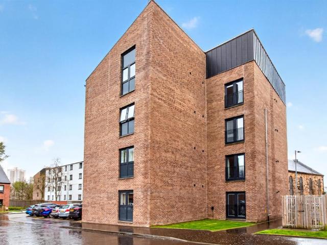 Flat for sale in Wellmeadow, Pollokshaws
