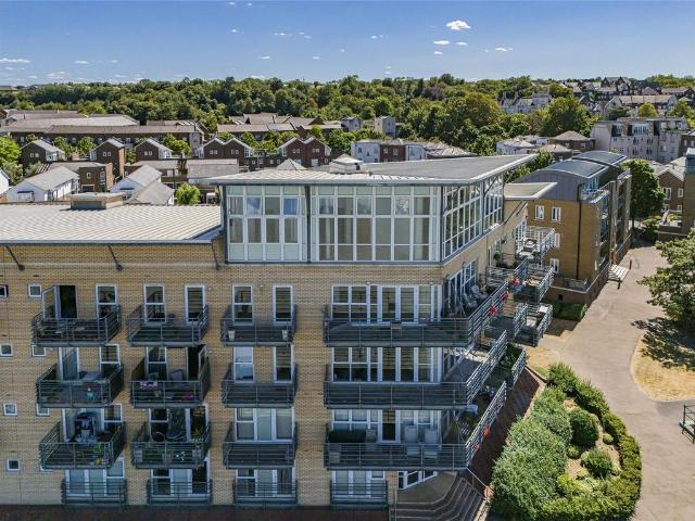 Flat for sale in Swanscombe and Greenhithe, Monks Orchard
