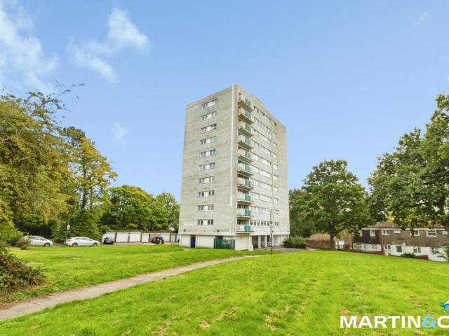 Flat for sale in Metchley, Birmingham