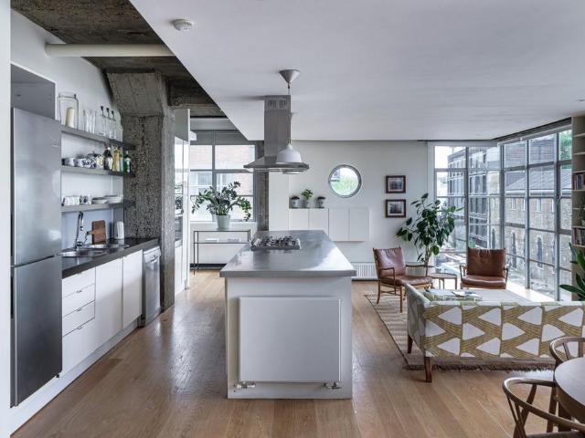 Flat for sale in Islington, Greater London
