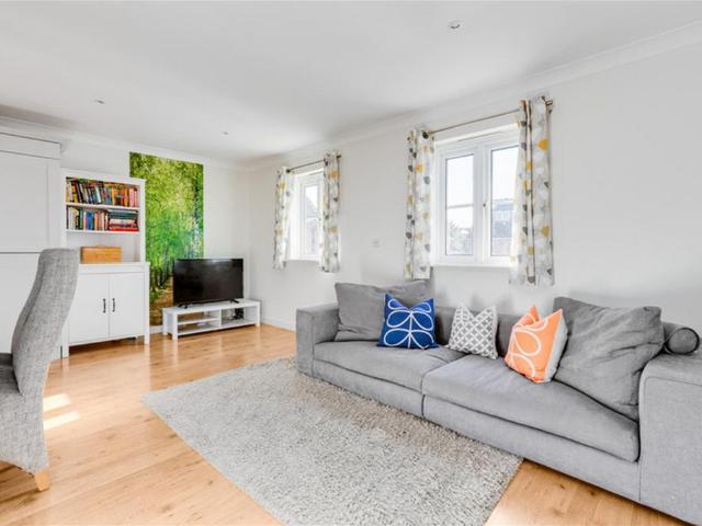 Flat for sale in Blackhills, Surrey