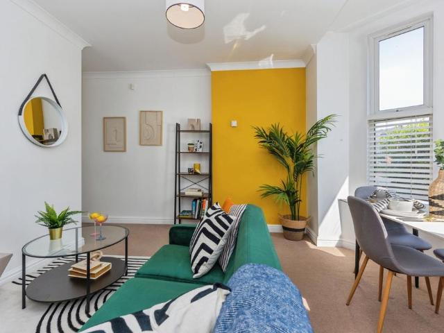 Flat for sale in Georgia, Greater Manchester