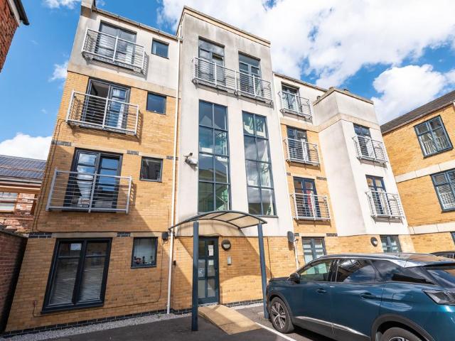 Flat for sale in Old Town, Hull