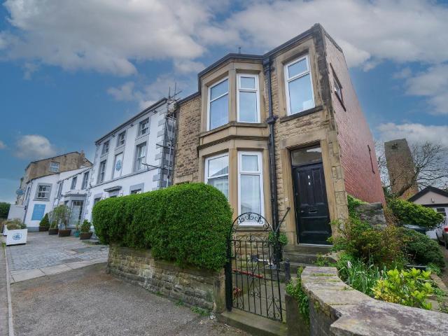 Flat for sale in Poulton-le-Sands, Bare