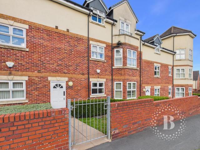 Flat for sale in Heath Hill, Dawley