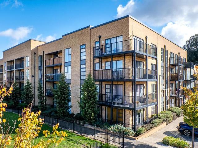 Flat for sale in Rosherville, Gravesham