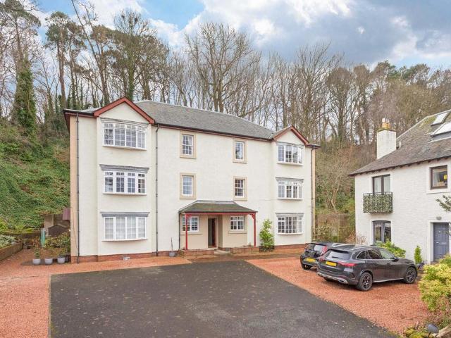 Flat for sale in Scotstoun, Scotland
