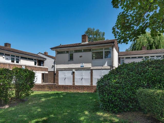 Flat for sale in Dulwich, Greater London