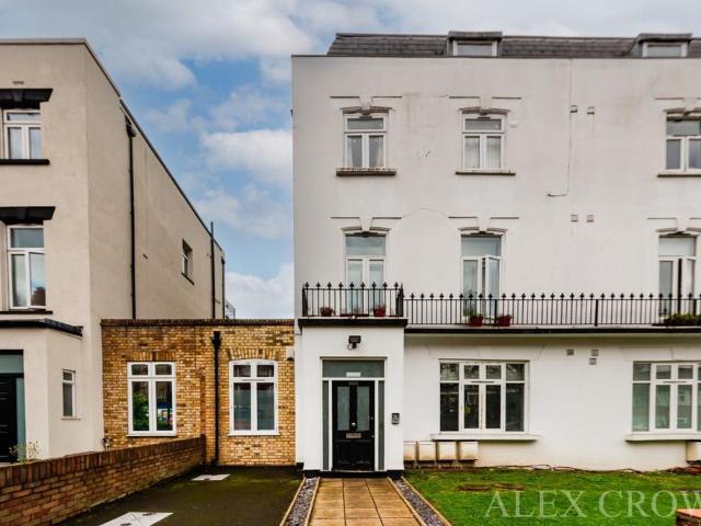 Flat for sale in Holloway, Lower Holloway