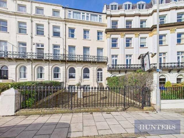 Flat for sale in South Cliff, Kepwick