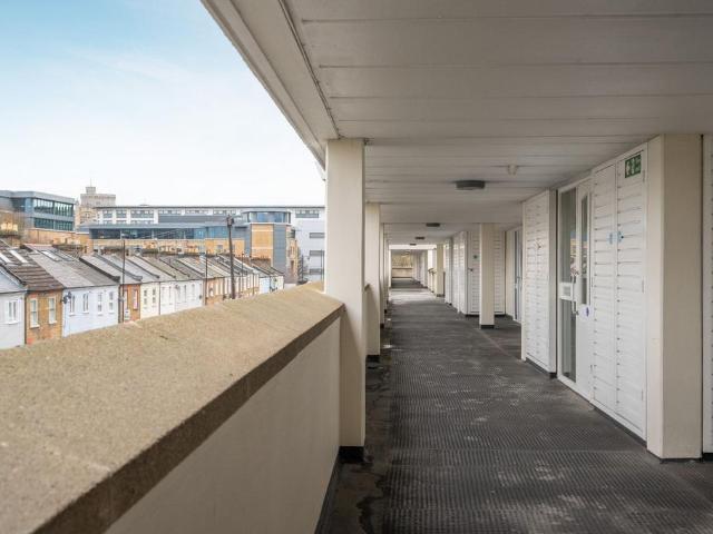 Flat for sale in Clewer Village, Windsor