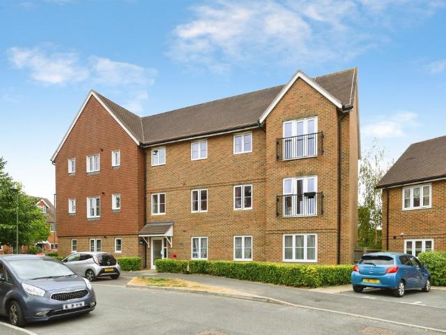 Flat for sale in Greenfields, Red Hill
