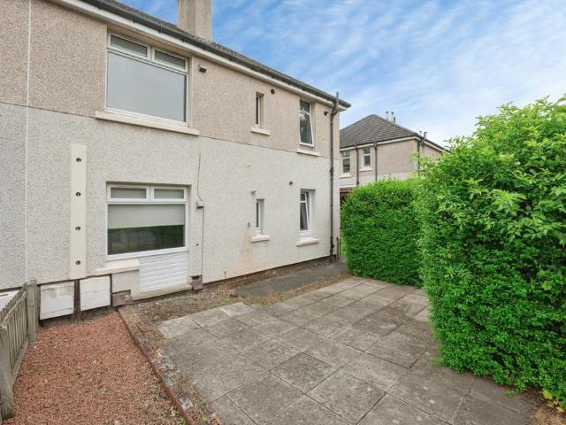 Flat for sale in Carmyle, Scotland