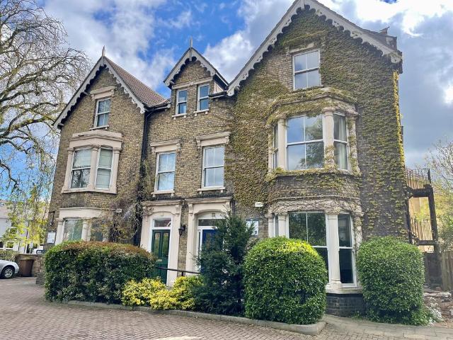 Flat for sale in Peterborough
