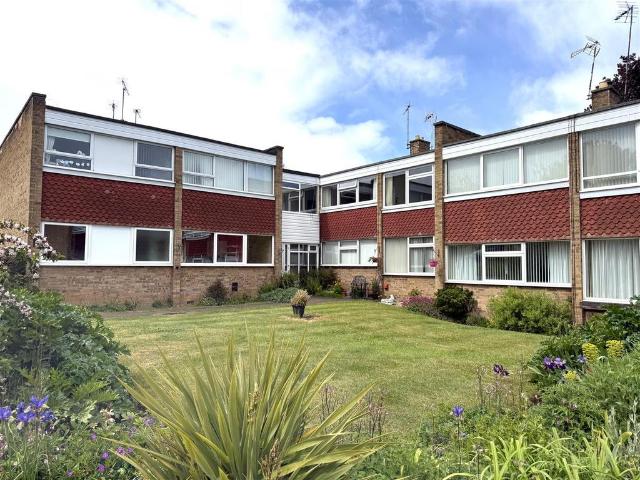 Flat for sale in Overslade, New Bilton
