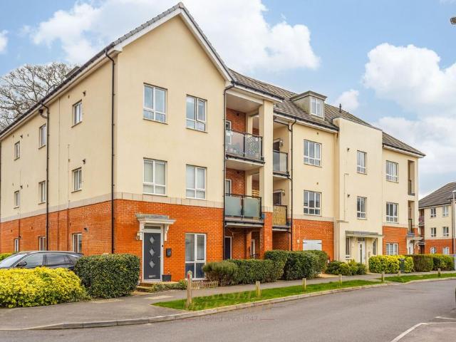 Flat for sale in Glynde, West Sussex