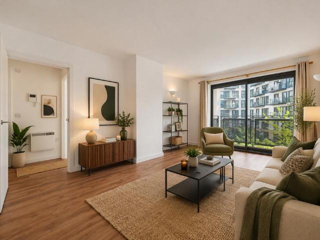 Flat for sale in London Borough of Lewisham, Deptford
