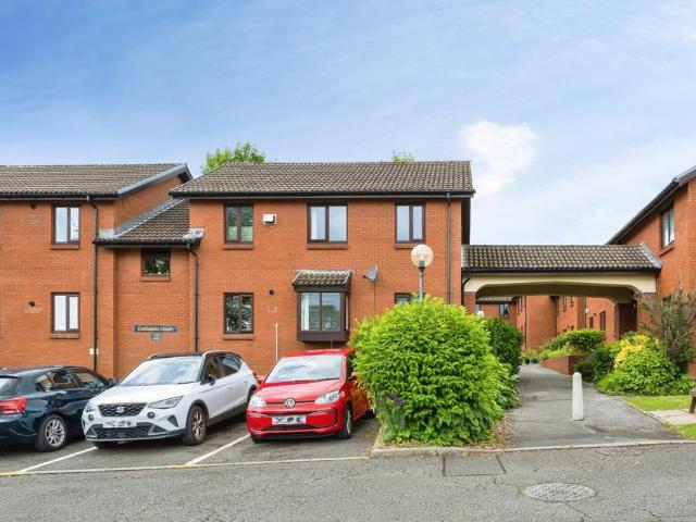 Flat for sale in Blackpill, Nangreaves