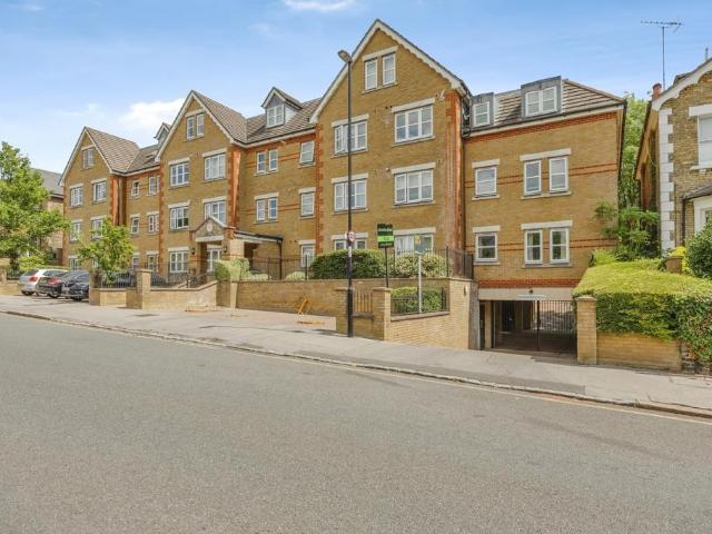 Flat for sale in London Borough of Croydon, Greater London