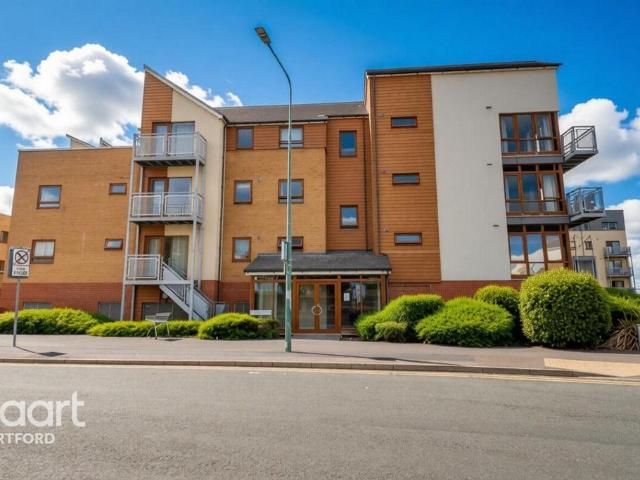 Flat for sale in Swanscombe and Greenhithe, Monks Orchard