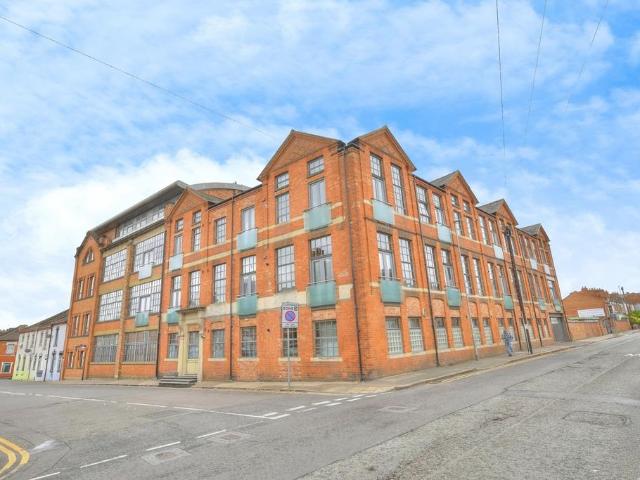 Flat for sale in Semilong, Northampton