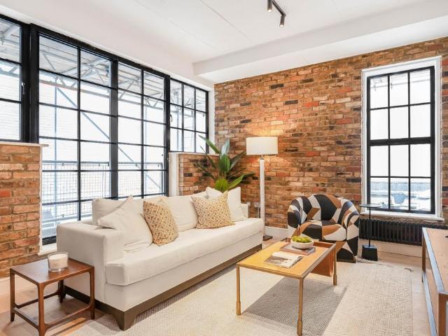 Flat for sale in Finsbury, Greater London
