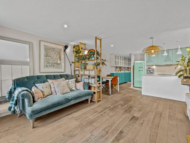 Flat for sale in Islington, Greater London