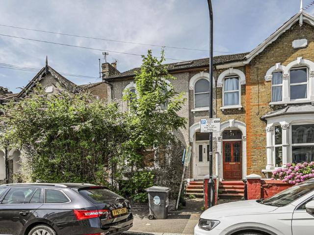 Flat for sale in Greater London