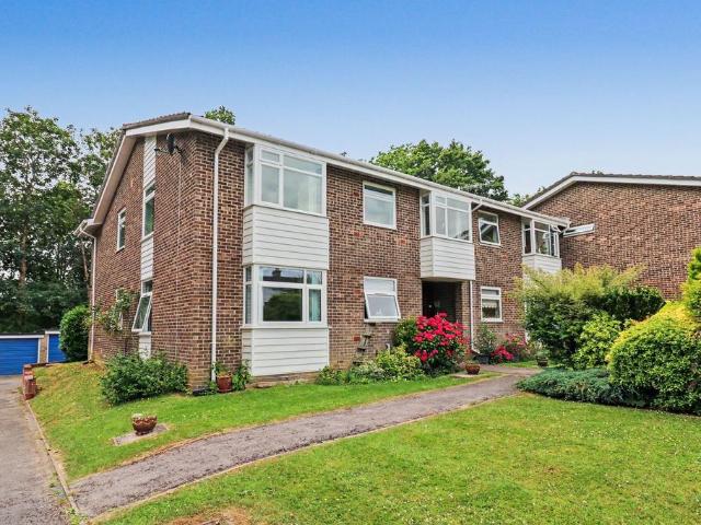 Flat for sale in Fair Oak and Horton Heath, Helford