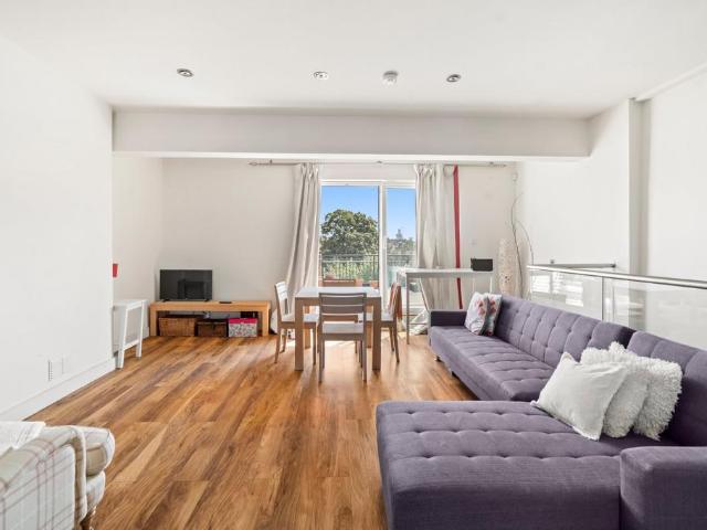 Flat for sale in Fulham, Greater London