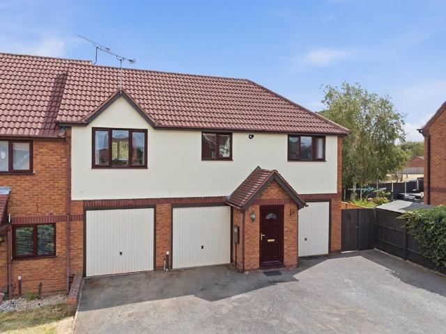 Flat for sale in Costhorpe, East Midlands