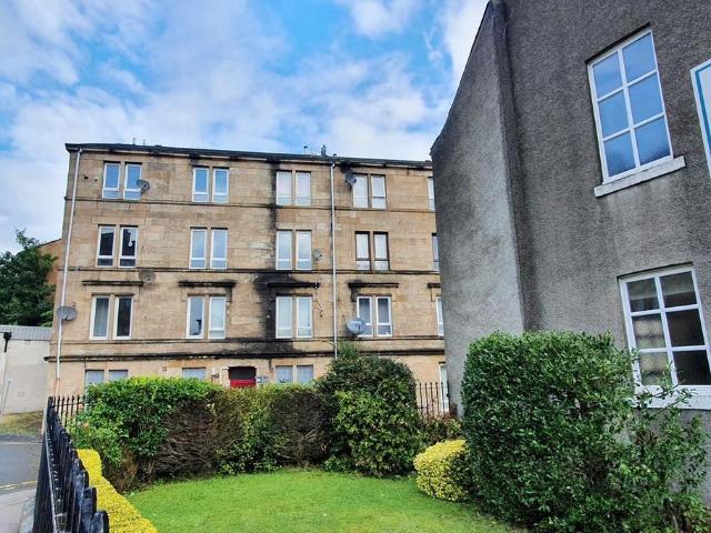 Flat for sale in Castlehead, Glenburn