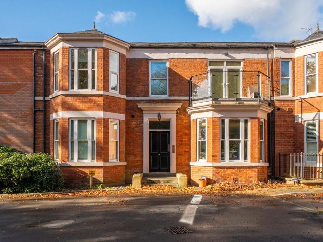 Flat for sale in Chapel Allerton, Leeds